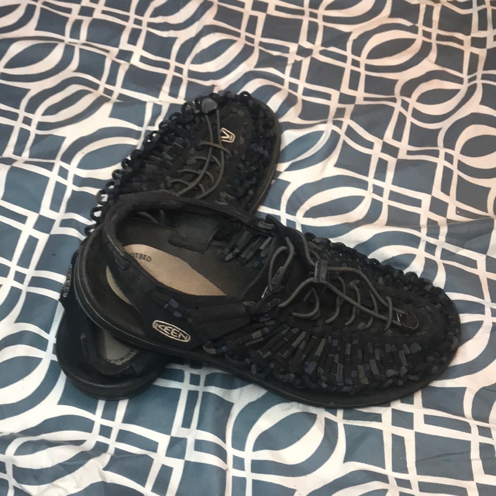 Keen Sandals, super cool with lots of fun life left Mens size 11